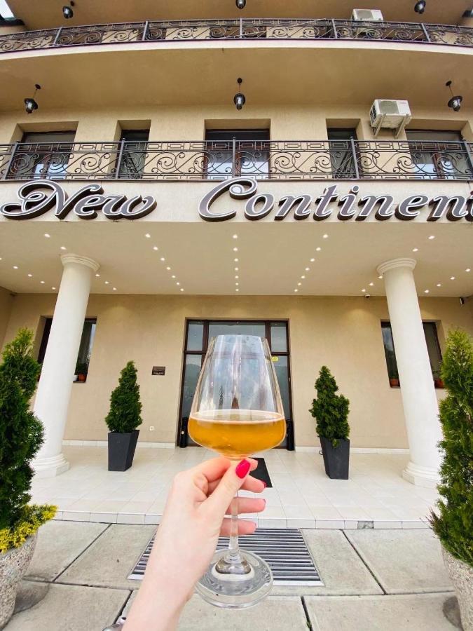 New Continent Hotel Bushtyno Eksteriør billede